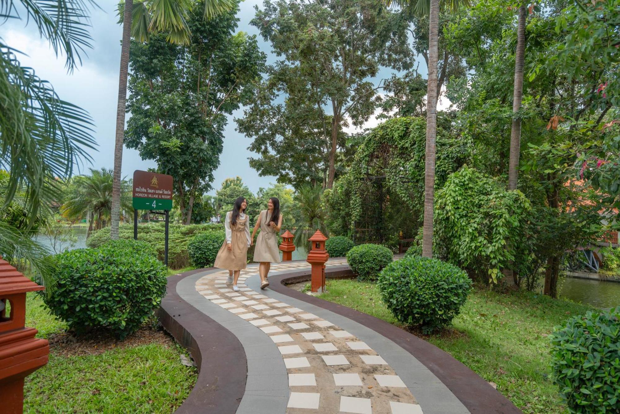 Horizon Village & Resort Doi Saket Exterior photo